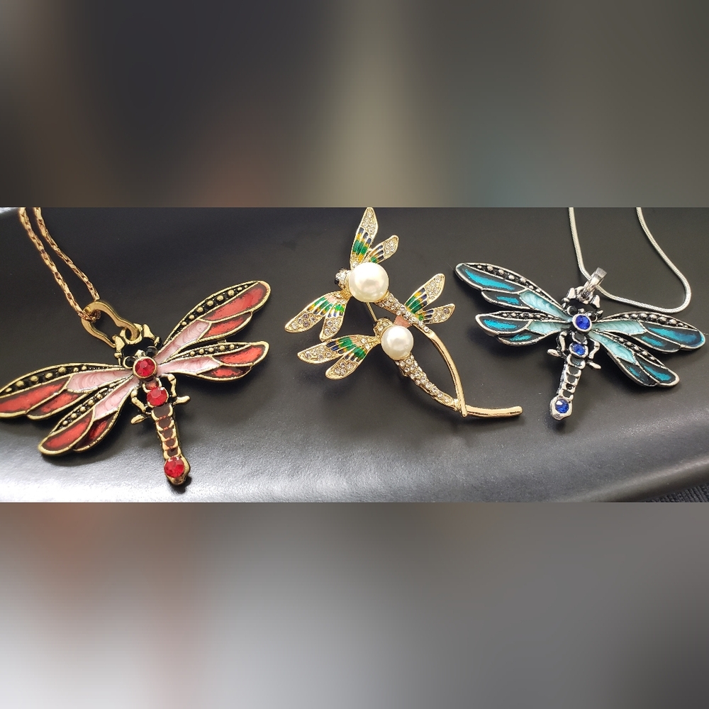 Dragonfly Jewelry Collecton--4 Exquisite Designs--new without tags.